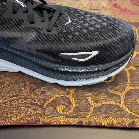 Hoka Clifton 9 Men's size 11.5D. Black with white. - Picture 5 of 11